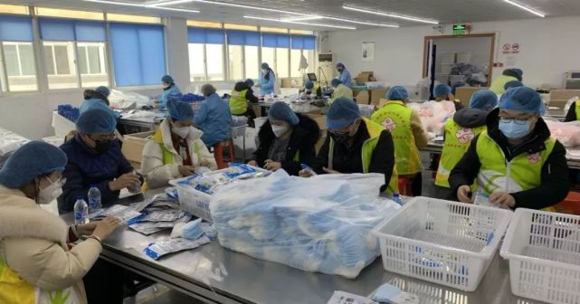 央視點贊！助力口罩生產，江蘇青年志愿者在行動